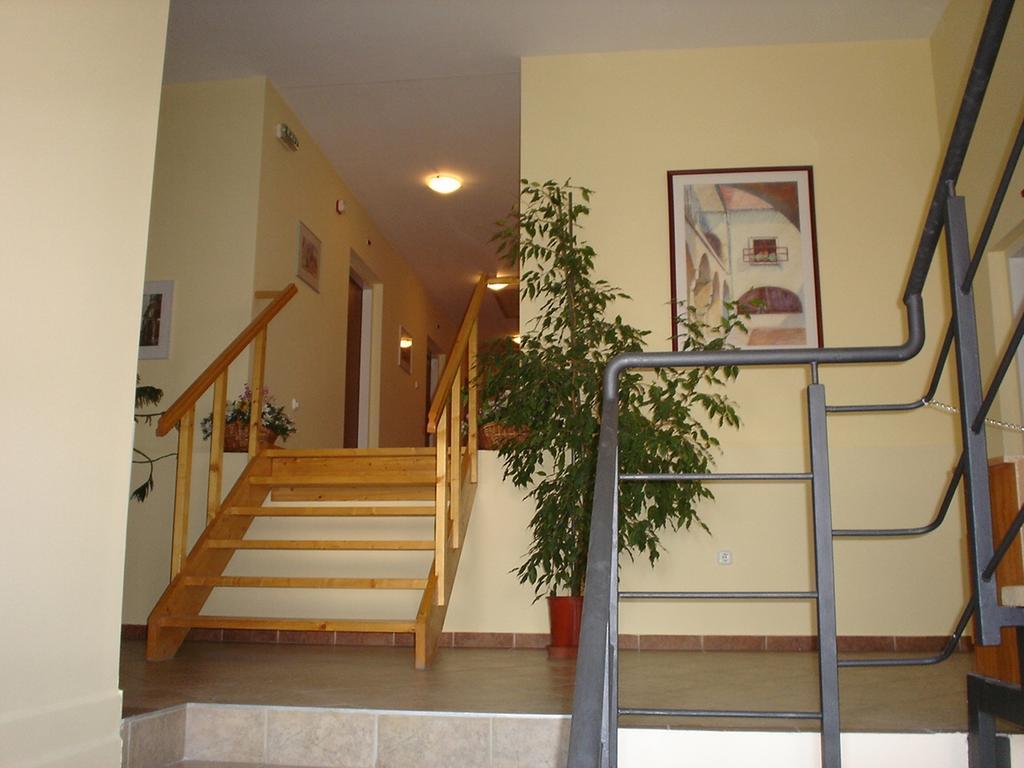 Polus Pension Sopron Exterior foto