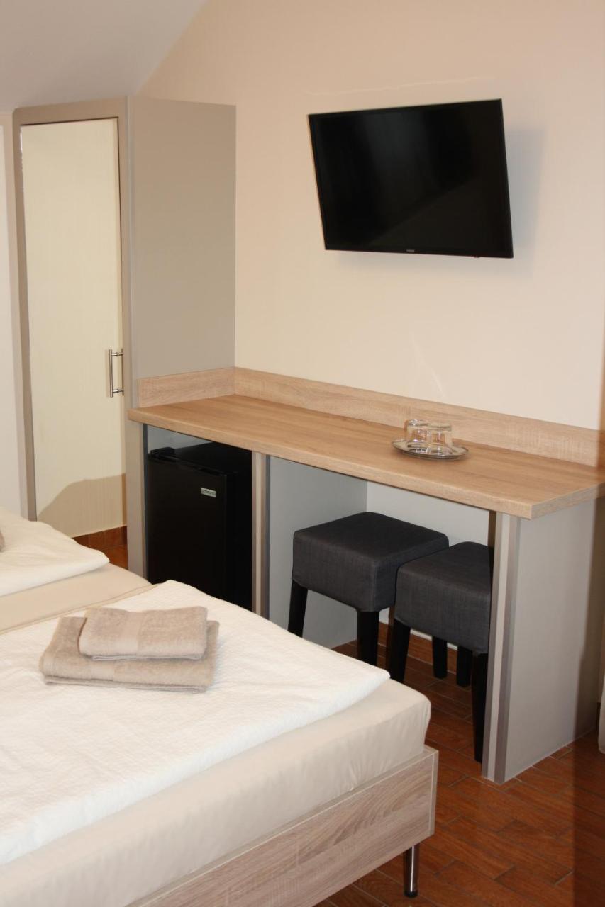 Polus Pension Sopron Exterior foto