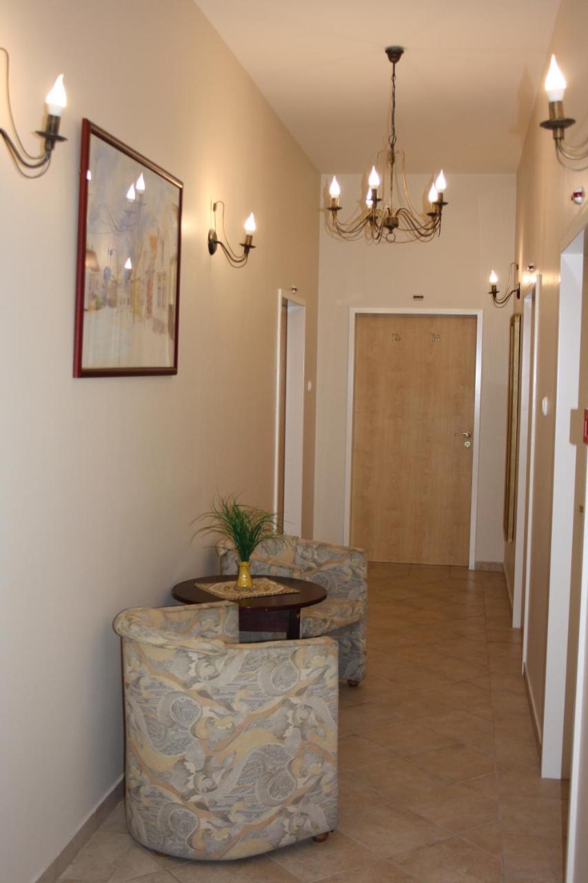 Polus Pension Sopron Exterior foto