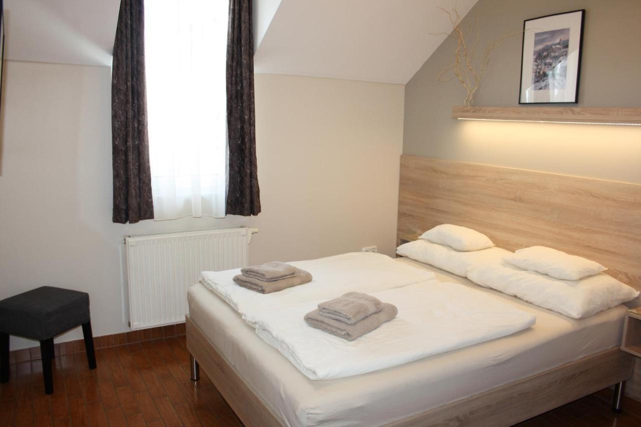 Polus Pension Sopron Exterior foto