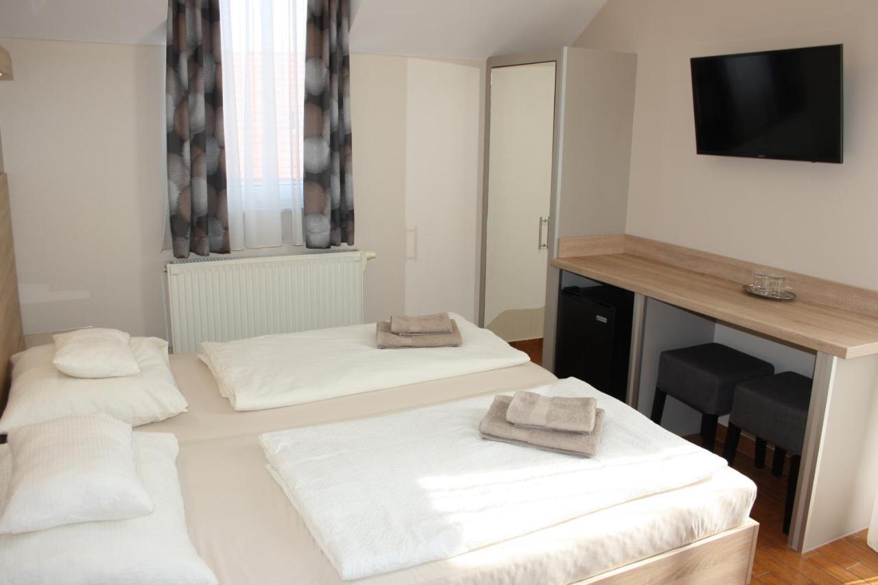 Polus Pension Sopron Exterior foto