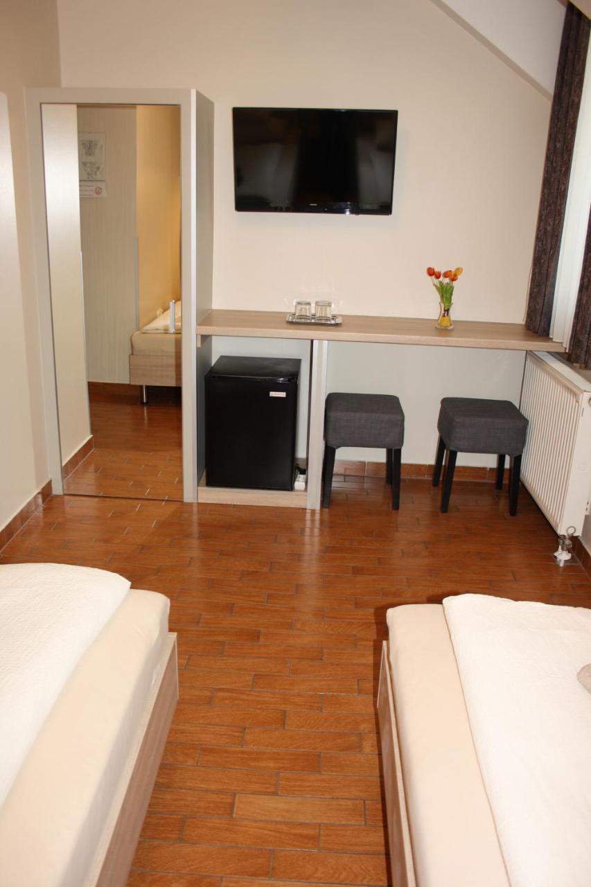 Polus Pension Sopron Exterior foto