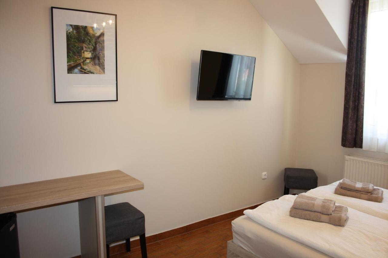 Polus Pension Sopron Exterior foto