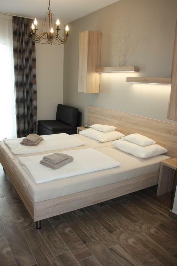Polus Pension Sopron Exterior foto