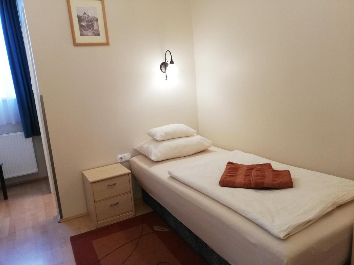 Polus Pension Sopron Exterior foto