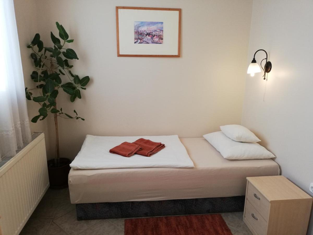 Polus Pension Sopron Exterior foto
